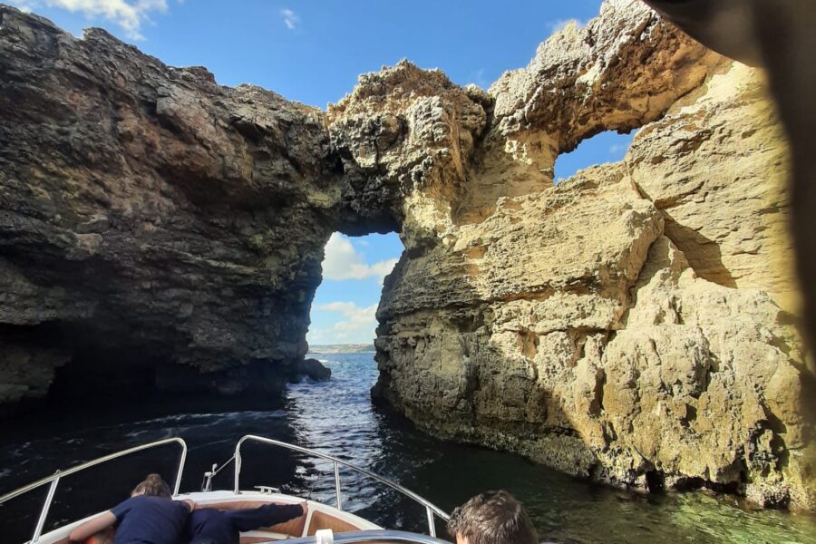 comino-cave-window-door-rock-structure